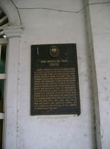HISTORICAL MARKER OF TAAL, BATANGAS AT THE MUNICIPAL HALL