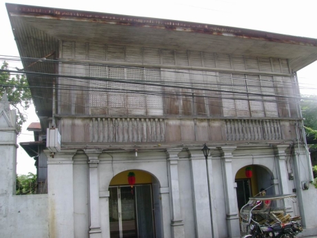 Many Taal houses have opened shops on their stone-built ground floors such as this one.